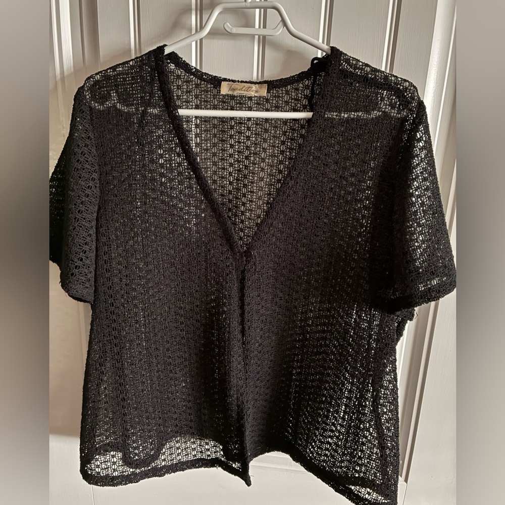 Vintage Tradition One Button Elegant Black Crochet Cardigan